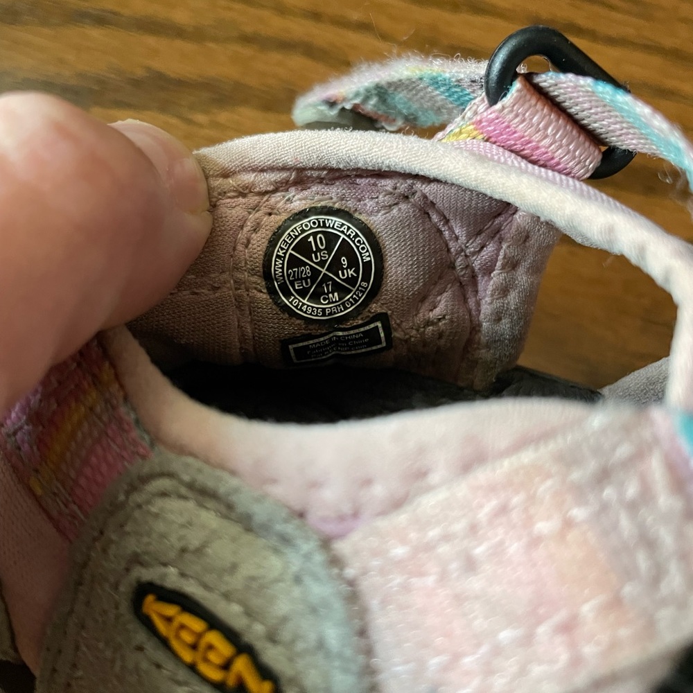 Little girls keen sandals- - Picture 4 of 6